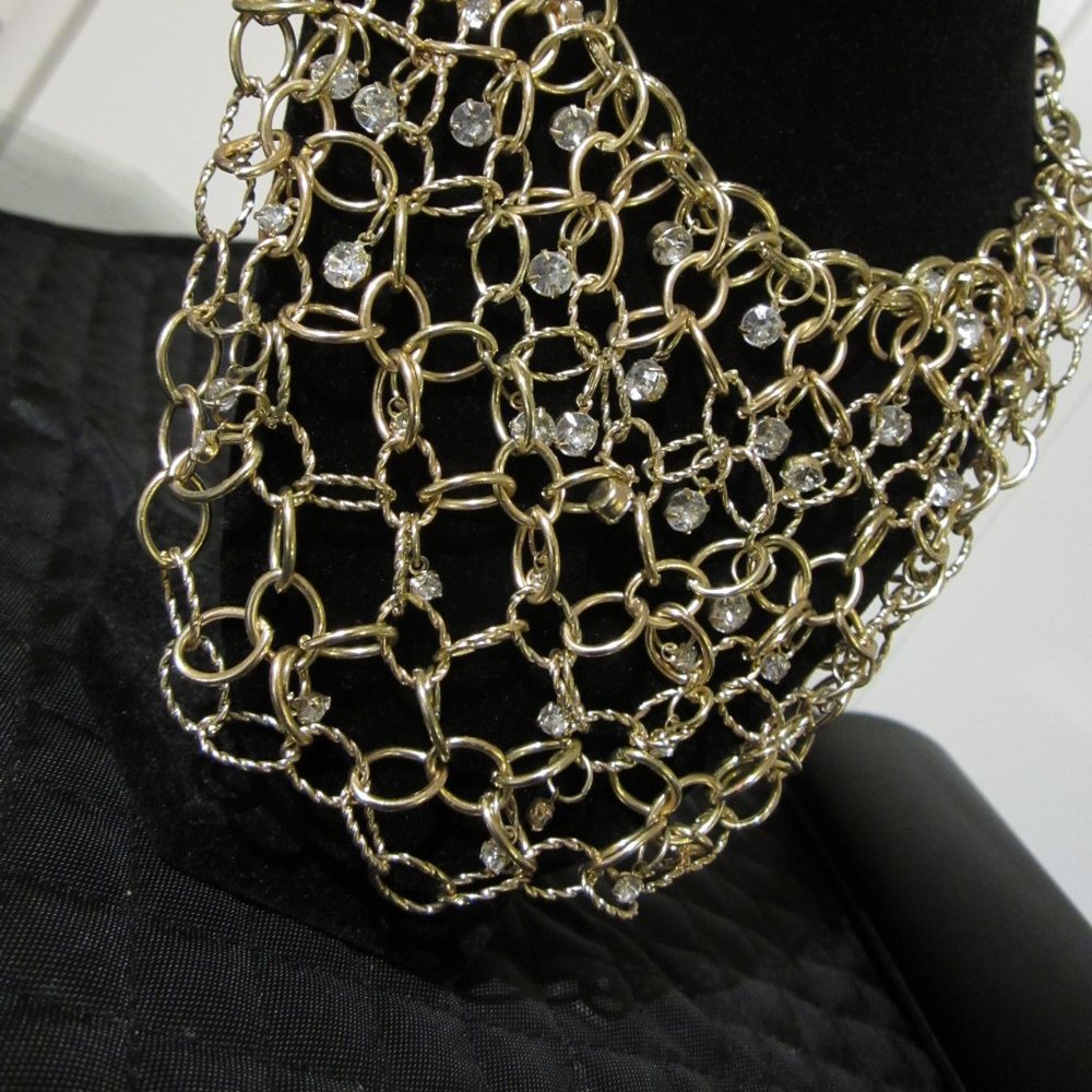 Jennifer Lopez Chandelier Necklace - Picture 5 of 9